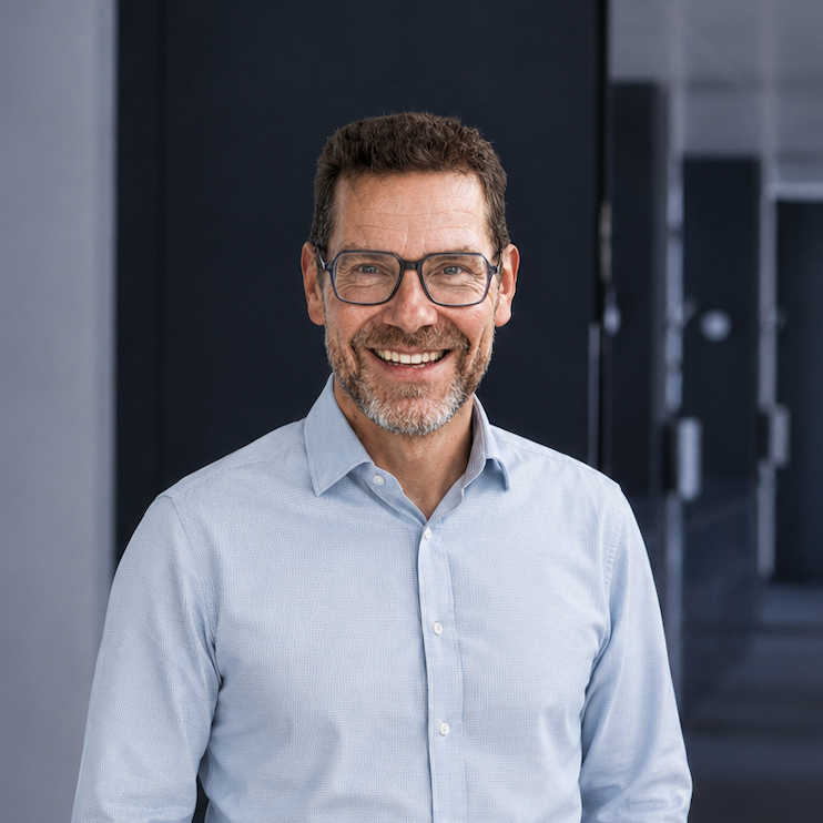 Portrait von Prof. Dr.-Ing. habil. Sascha Stowasser, Keynote Speaker an der Management School St.Gallen. 