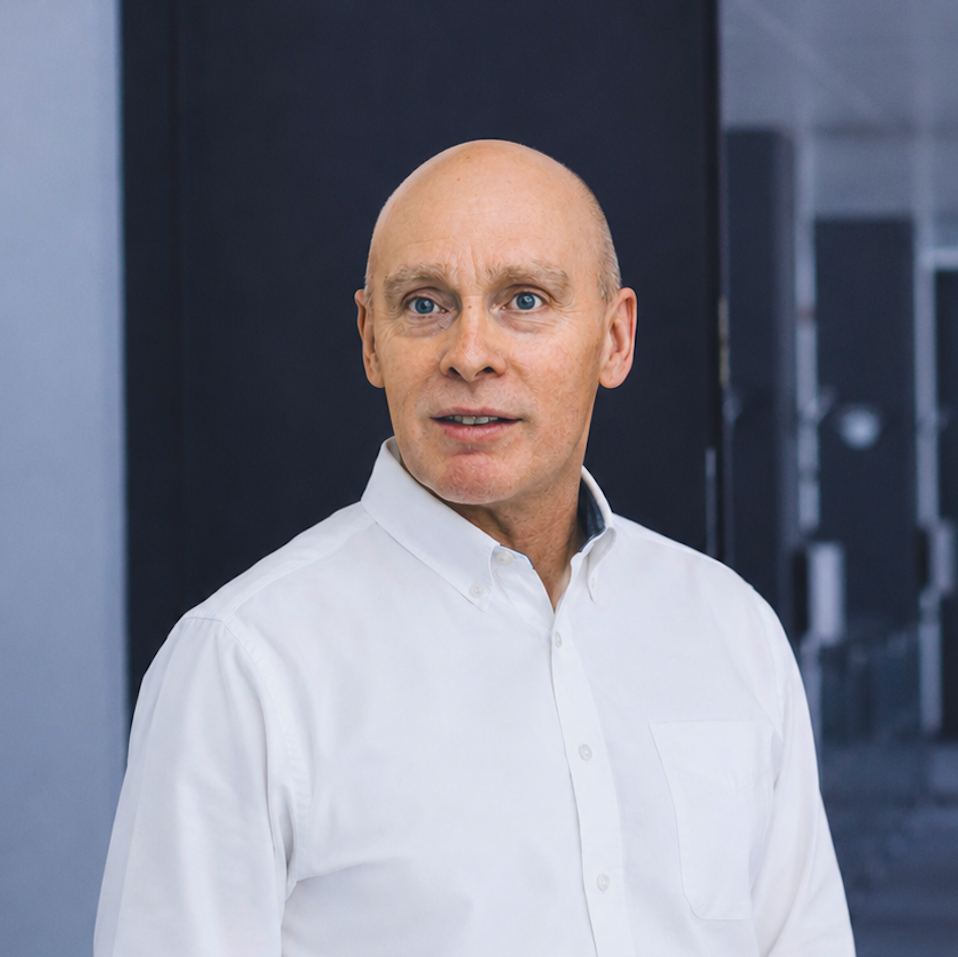 Portrait of Thomas Breitling, experienced coach and Program Director Sales & Marketing at the Management School St.Gallen. 